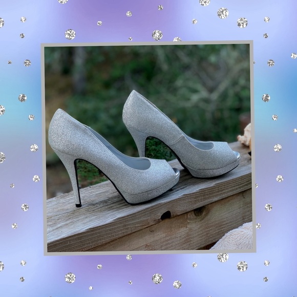 NIB Fioni Silver Sparkly open toe heels. 7 1/2 - Picture 2 of 7